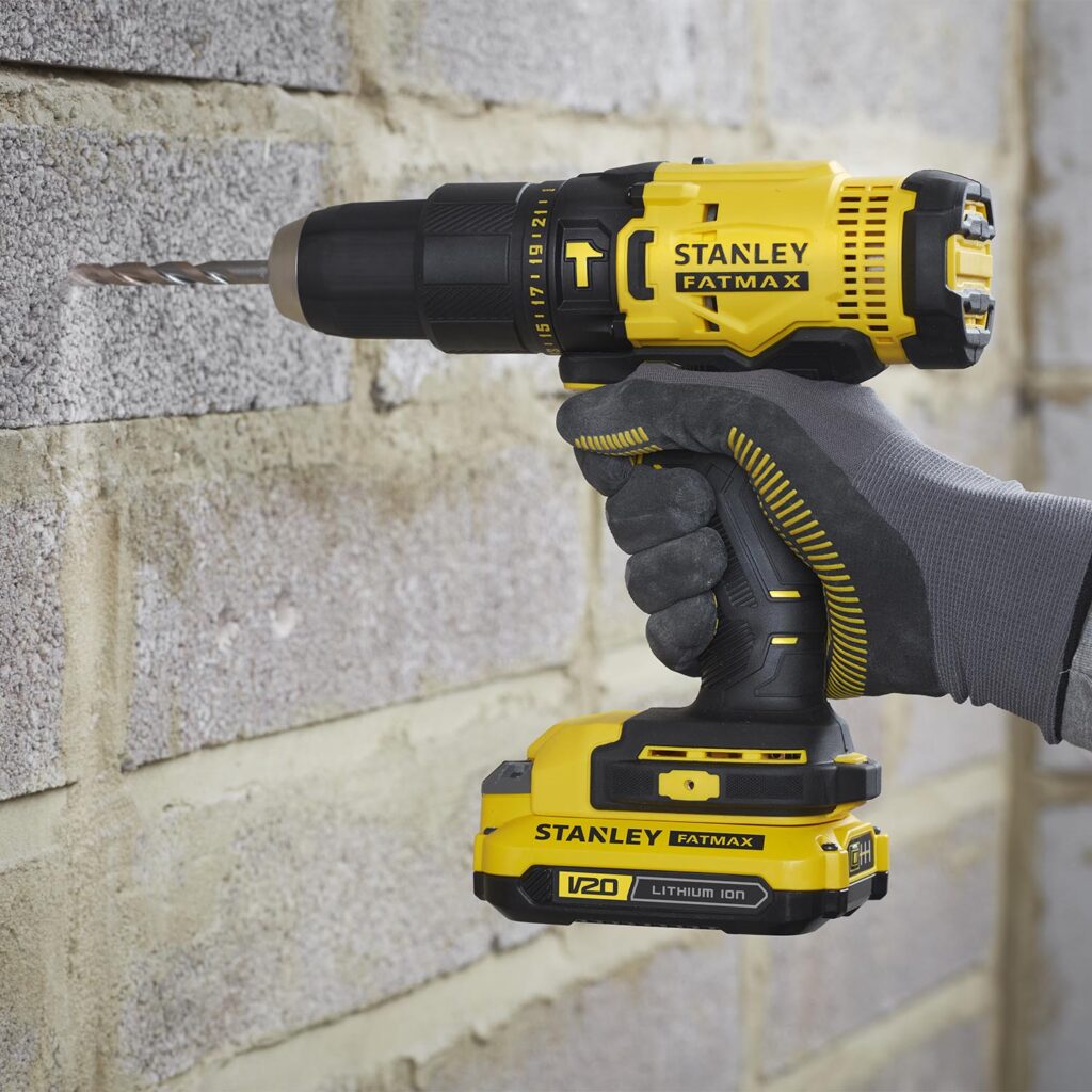 Parafusadeira e Furadeira de Impacto 13mm 20V com Bateria e Carregador Stanley - SCD711C1K-BR