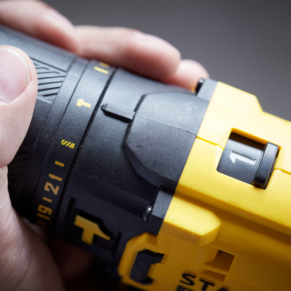 Parafusadeira e Furadeira de Impacto 13mm 20V com Bateria e Carregador Stanley - SCD711C1K-BR