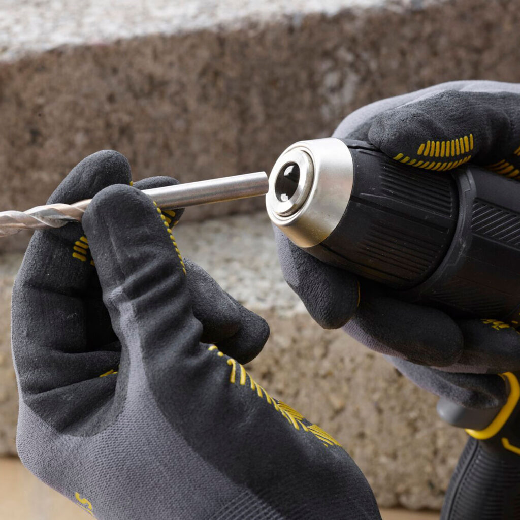 Parafusadeira e Furadeira de Impacto 13mm 20V com 2 Baterias e Carregador Stanley - SCD711C2K-BR