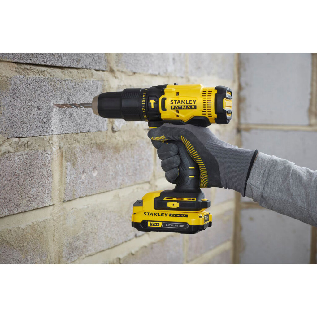 Parafusadeira e Furadeira de Impacto 13mm 20V com 2 Baterias e Carregador Stanley - SCD711C2K-BR