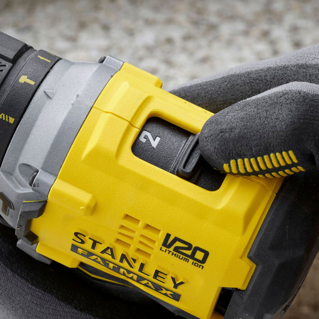 Parafusadeira e Furadeira de Impacto 1/2'' 20V Max com 2 Baterias e Carregador Stanley - SBD715C2K-BR