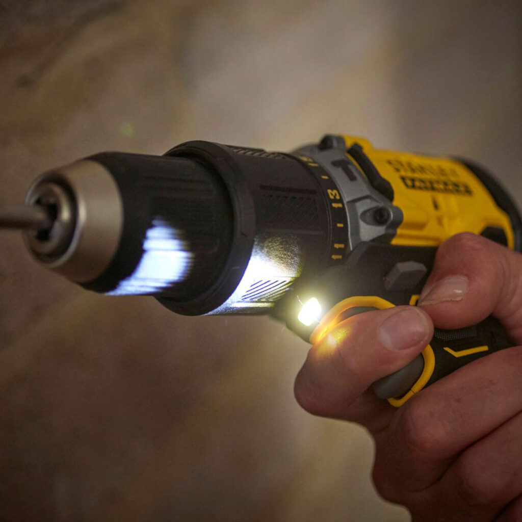 Parafusadeira e Furadeira de Impacto 1/2'' 20V Max com 2 Baterias e Carregador Stanley - SBD715C2K-BR