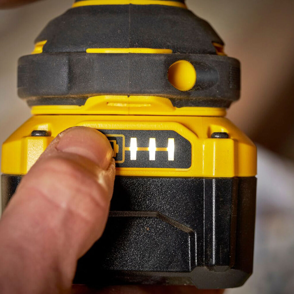 Chave de Impacto 1/2'' 20V Max 370Nm sem Bateria e Carregador Stanley - SBW920-B2
