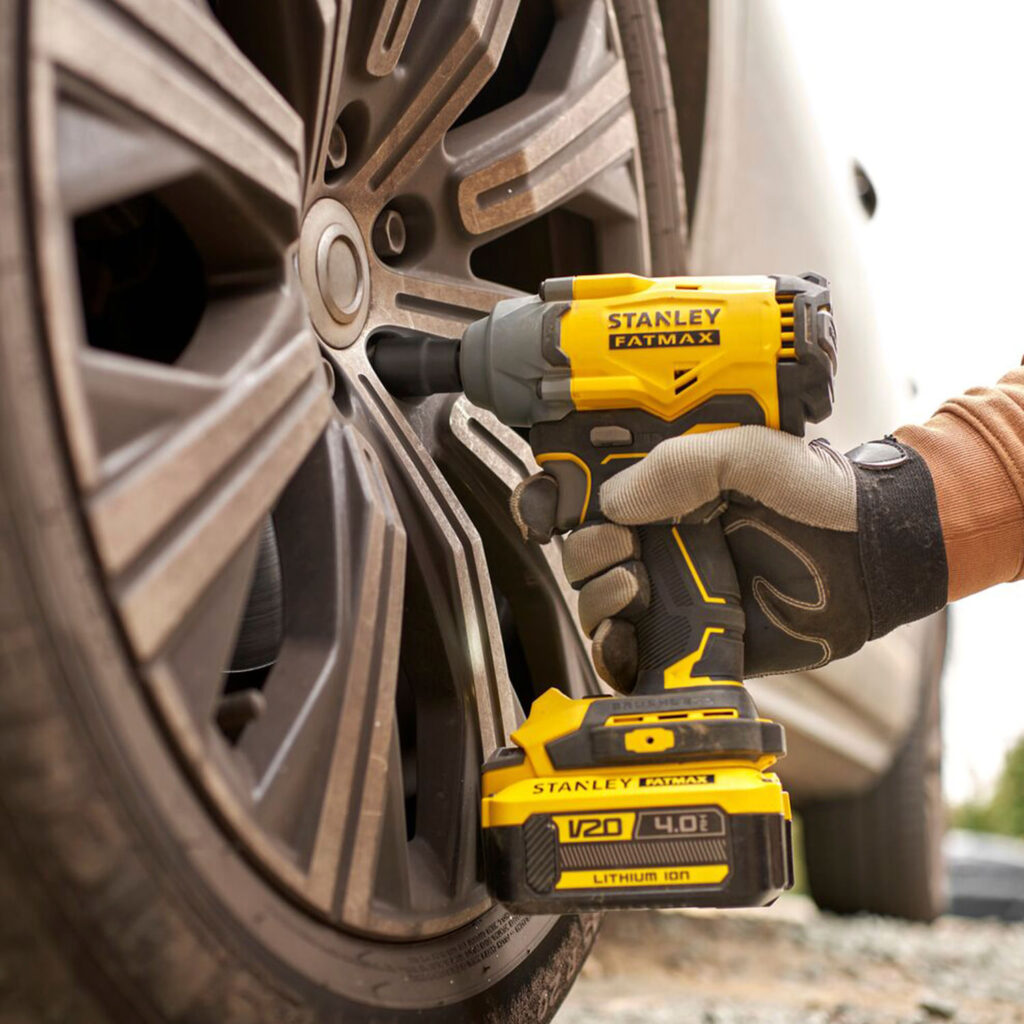 Chave de Impacto 1/2'' 20V Max 370Nm sem Bateria e Carregador Stanley - SBW920-B2