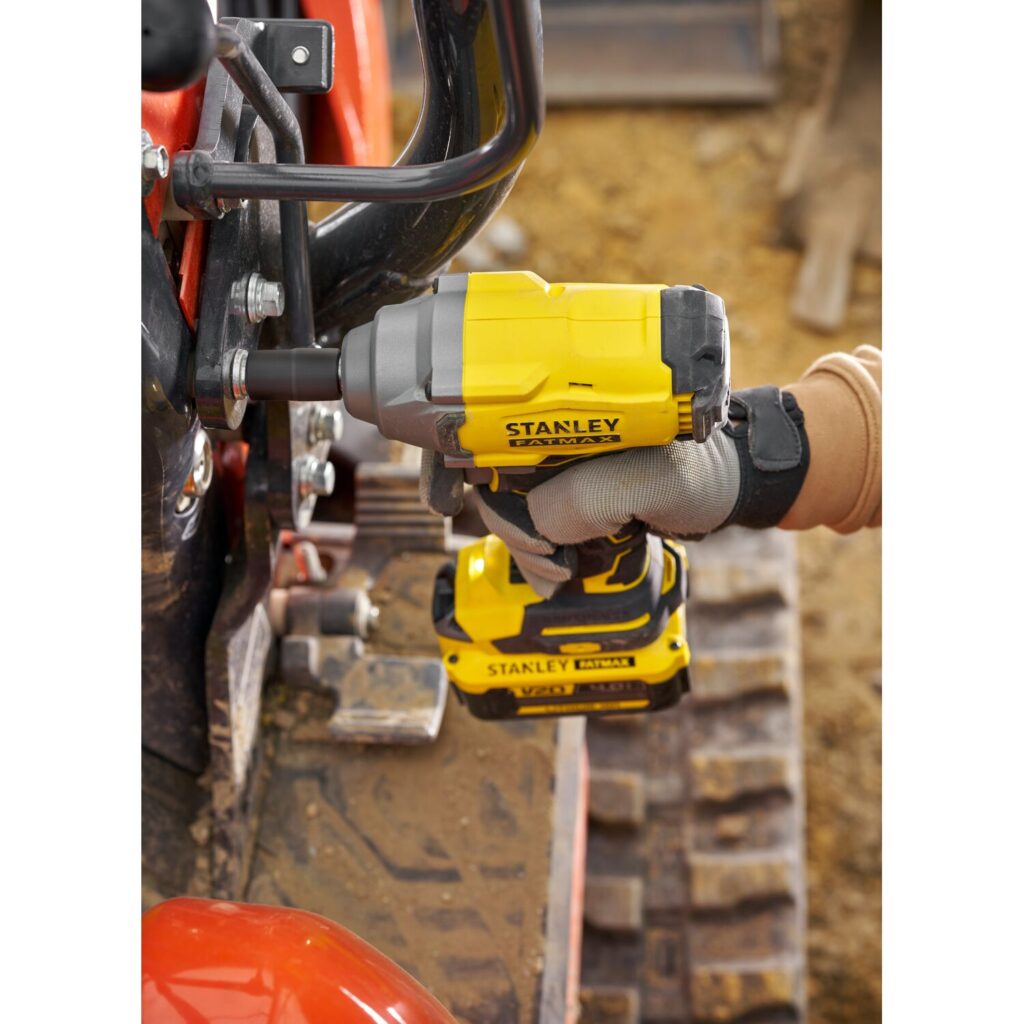 Chave de Impacto 1/2" 20V Com 2 Baterias e Carregador Stanley - SBW920M2K-BR
