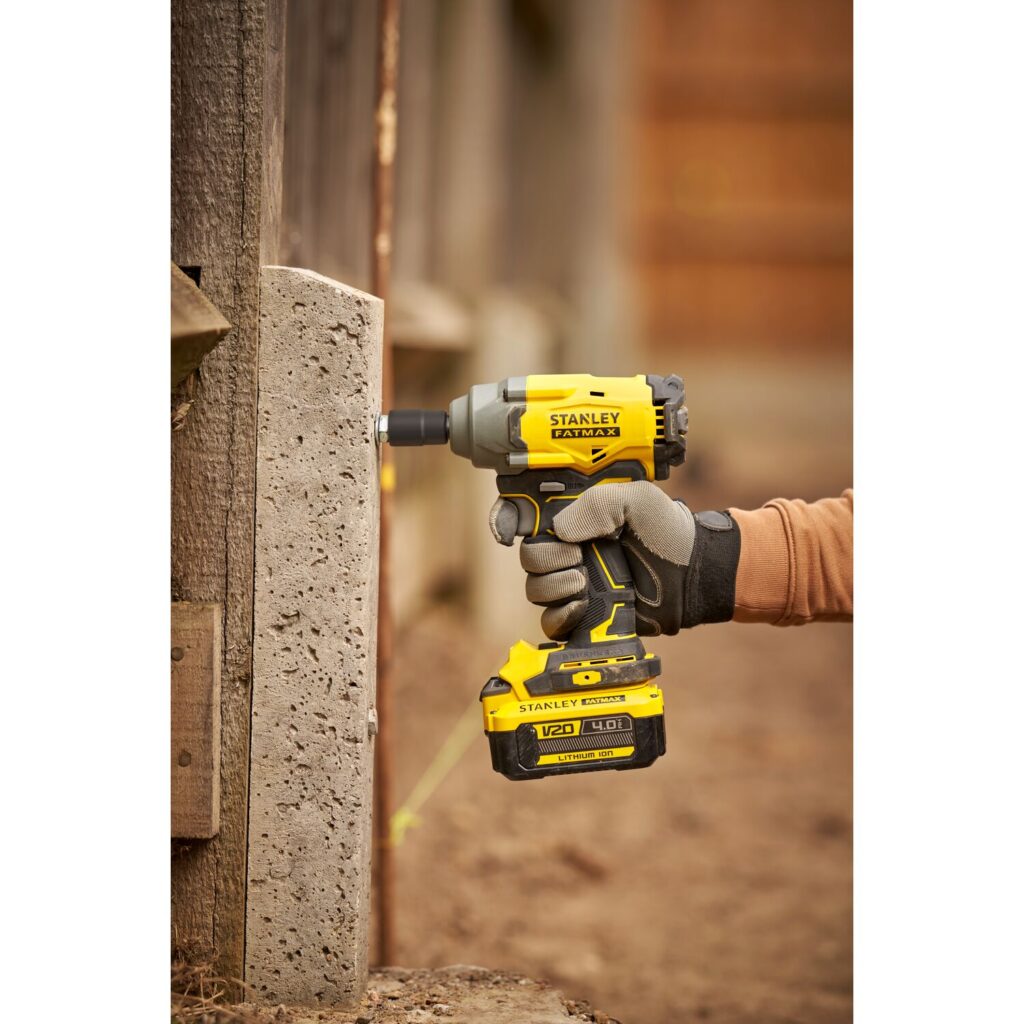 Chave de Impacto 1/2" 20V Com 2 Baterias e Carregador Stanley - SBW920M2K-BR